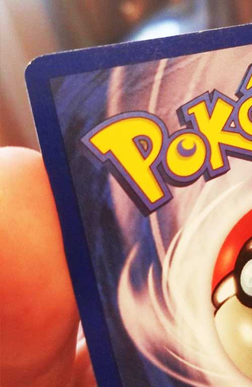 how to grade pokemon cards checking the corners for sharpness